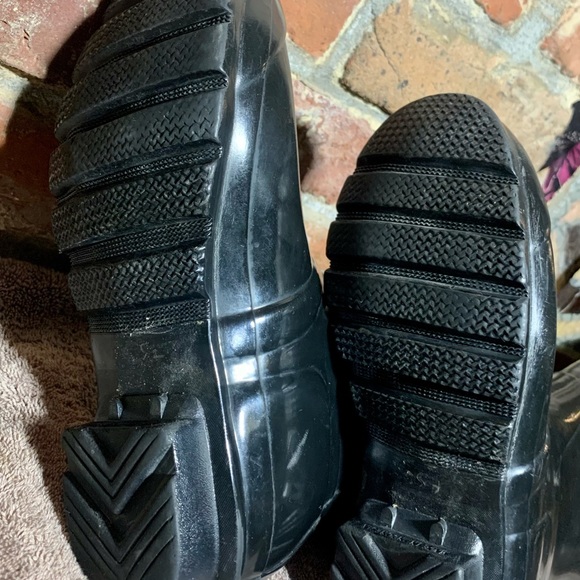 Hunter Jet Black Original Gloss tall rain boots. - Picture 5 of 6